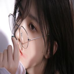 揭秘二人扑克剧烈摇床视频的趣味与潜在应用